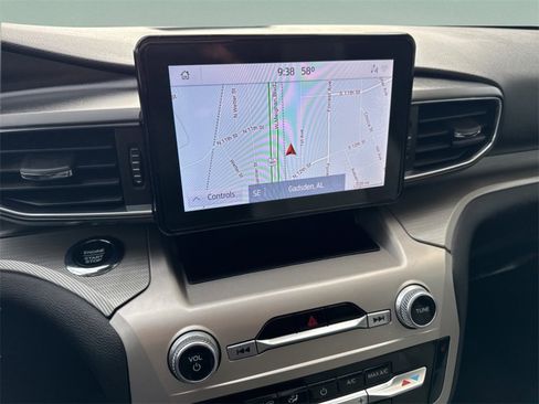 Used 2021 Ford Explorer XLT w/ Equipment Group 202A image 13