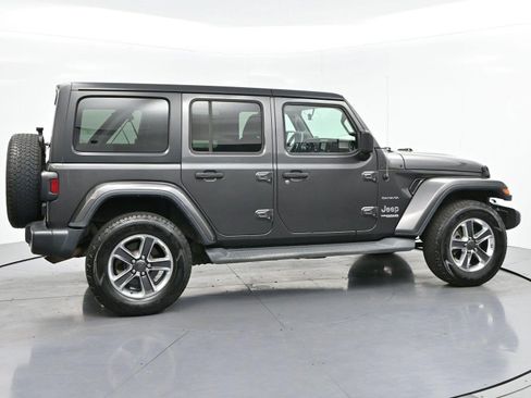 Used 2018 Jeep Wrangler Unlimited Sahara w/ Cold Weather Group AWD/4WD image 8