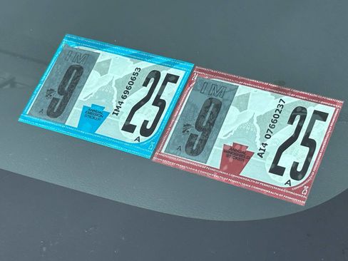 Used 2015 Hyundai Elantra Limited image 24