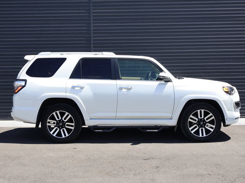 Used 2018 Toyota 4Runner Limited AWD/4WD image 4