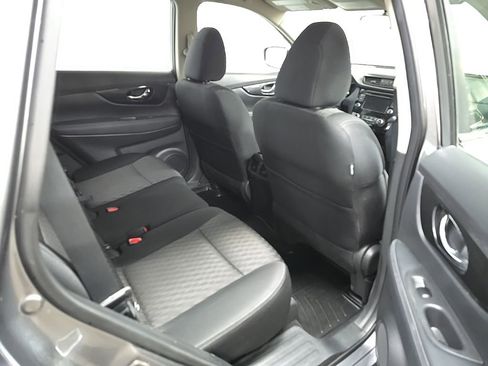 Used 2018 Nissan Rogue S AWD/4WD image 17