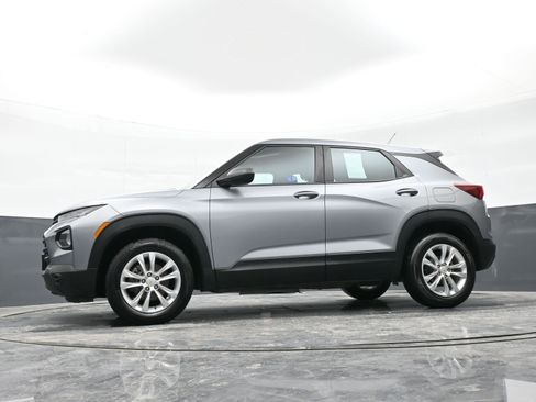 Used 2023 Chevrolet TrailBlazer LS image 40