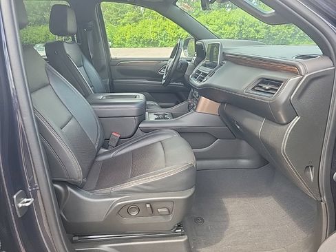 Used 2023 Chevrolet Suburban High Country AWD/4WD image 38