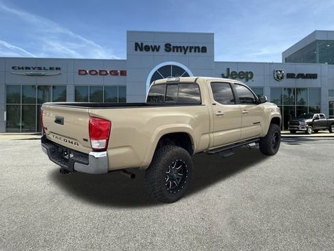 Used 2017 Toyota Tacoma SR5 image 3
