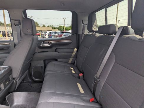 Used 2025 Chevrolet Silverado 1500 RST AWD/4WD image 33