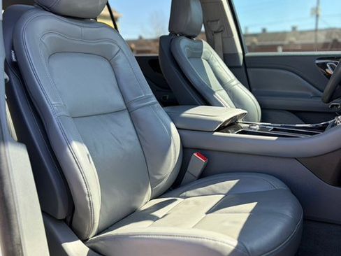 Used 2021 Lincoln Aviator Reserve w/ Elements Package Plus image 17