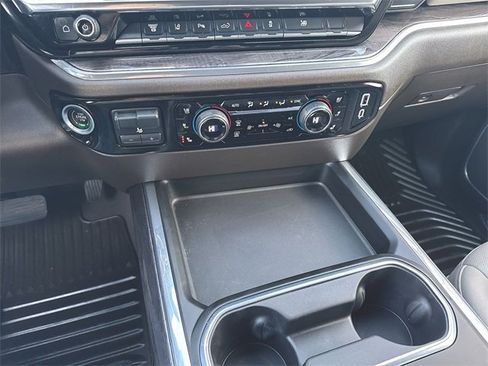 Used 2025 Chevrolet Silverado 2500 LTZ w/ LTZ Premium Package image 18