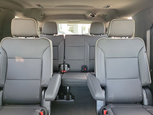 Used 2026 GMC Yukon XL Elevation w/ Elevation Premium Package RWD image 17