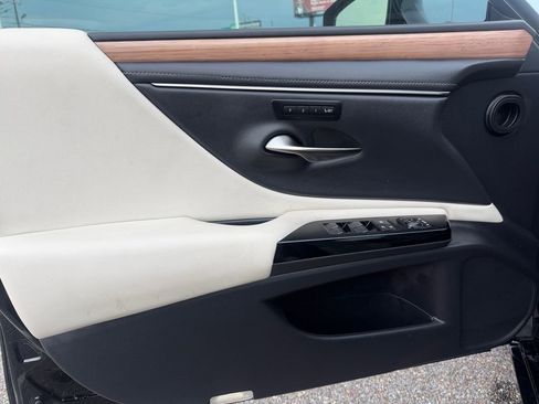 Used 2024 Lexus ES 350 w/ Premium Package FWD image 15