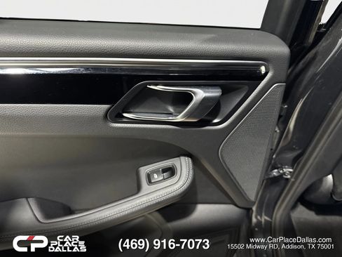 Used 2022 Porsche Macan w/ Premium Package Plus AWD/4WD image 16