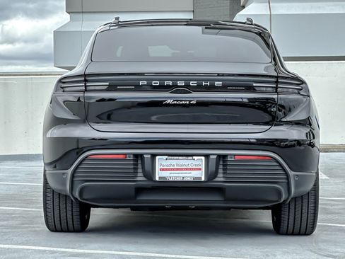 Used 2025 Porsche Macan 4 Electric AWD/4WD image 7