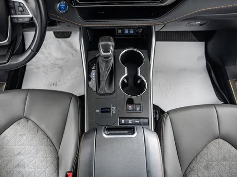 Certified 2022 Toyota Highlander Bronze Edition image 31