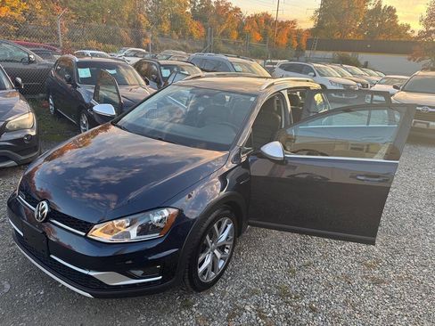 Used 2017 Volkswagen Golf Alltrack SE image 5