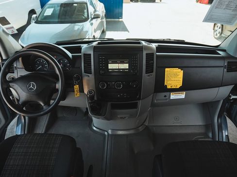 Used 2018 Mercedes-Benz Sprinter 2500 image 16