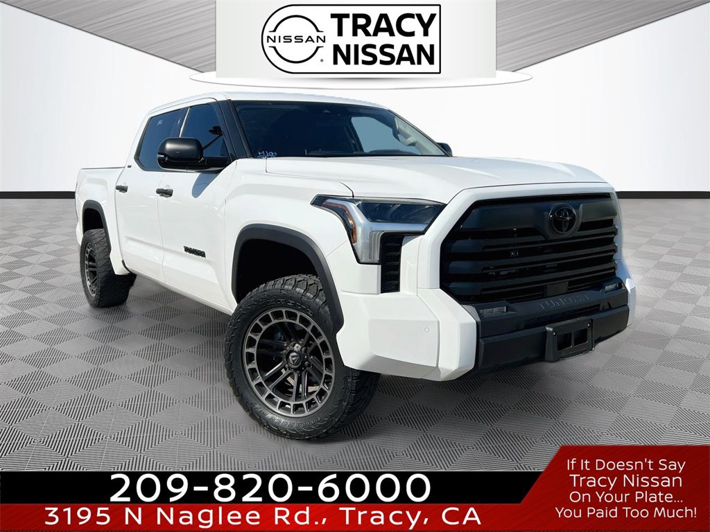 Used 2022 Toyota Tundra SR5 w/ SR5 Convenience Package AWD/4WD image 1