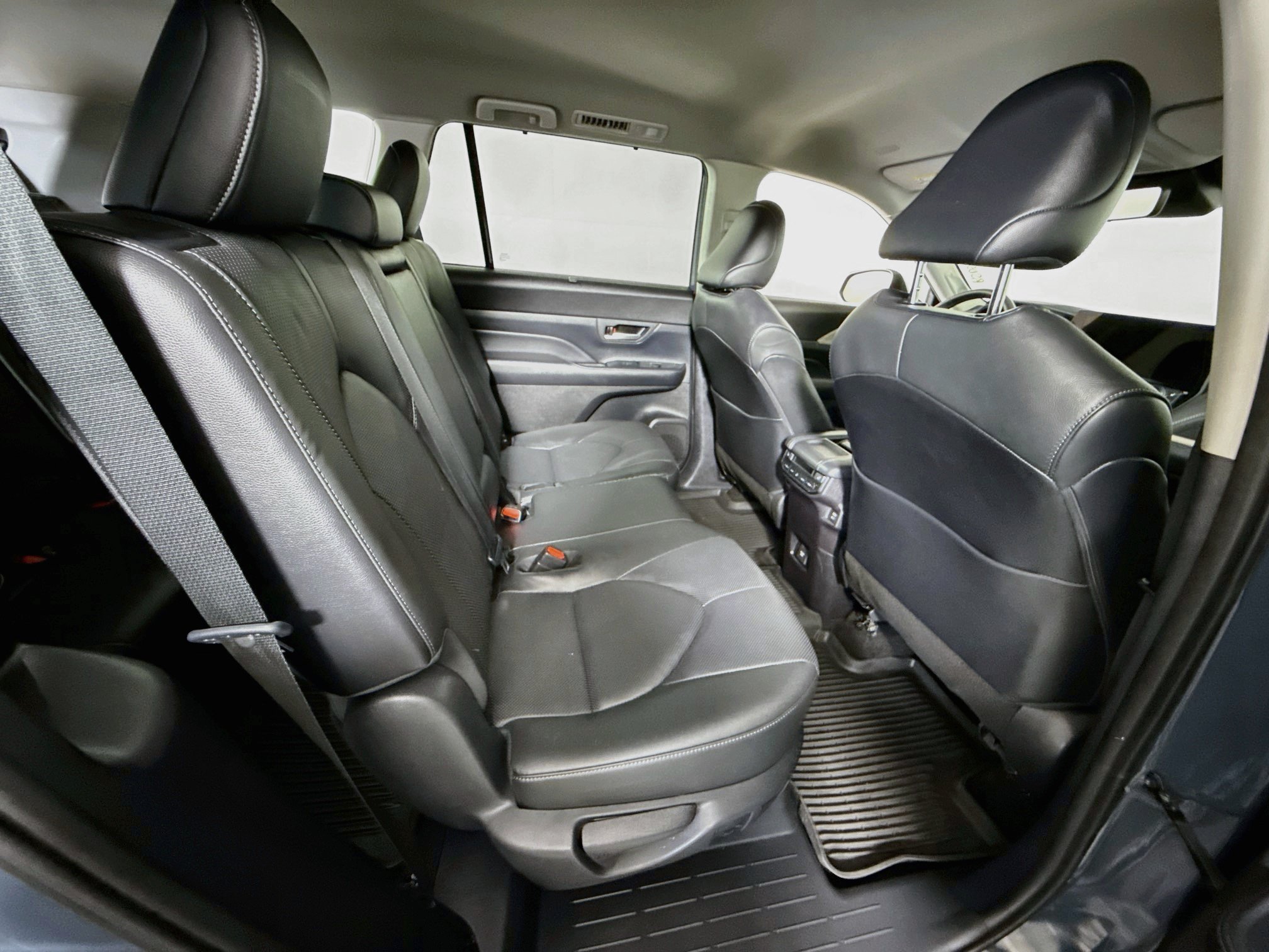 Used 2024 Toyota Grand Highlander AWD image 27