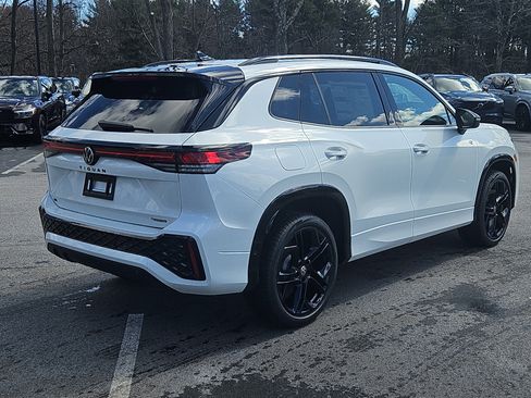 New 2026 Volkswagen Tiguan SE R-Line image 2