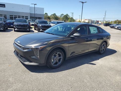New 2026 Kia K4 LXS image 2