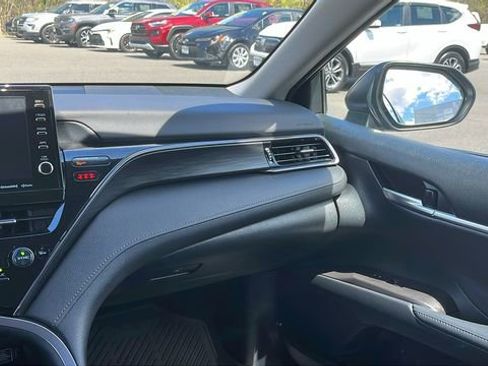 Used 2021 Toyota Camry XLE image 23