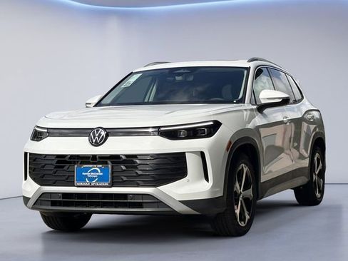 New 2026 Volkswagen Tiguan SE image 7