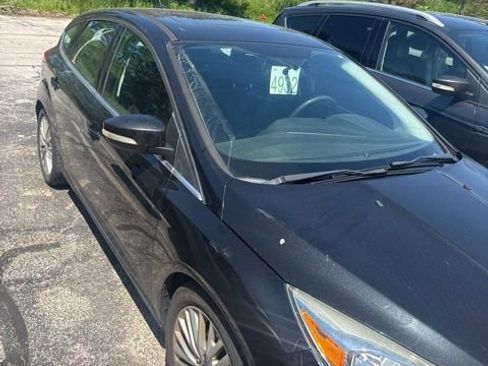 Used 2015 Ford Focus Titanium w/ Titanium Cold Weather Package FWD image 3