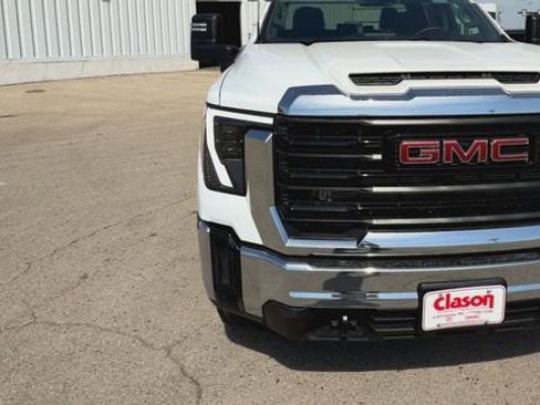 New 2026 GMC Sierra 3500 Pro AWD/4WD image 2