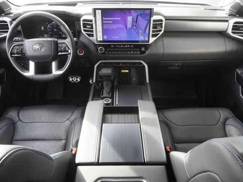 Used 2024 Toyota Sequoia Platinum image 9