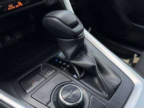 Used 2025 Toyota RAV4 LE AWD/4WD image 18