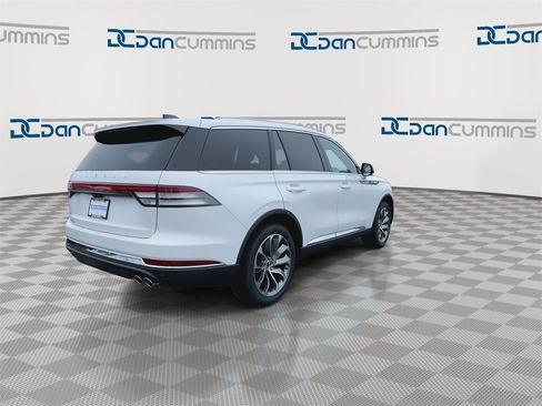 New 2026 Lincoln Aviator Reserve image 8