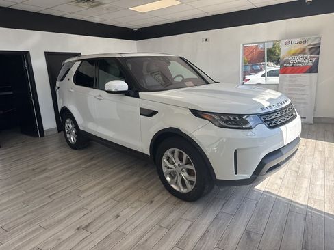 Used 2020 Land Rover Discovery SE AWD/4WD image 3