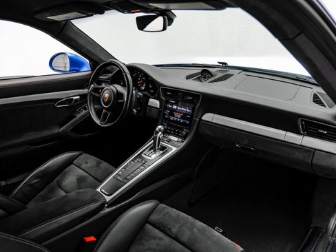 Used 2018 Porsche 911 GT3 RWD image 52