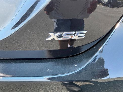 Used 2023 Toyota Camry XSE image 8