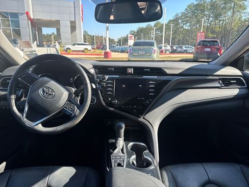 Used 2019 Toyota Camry XSE image 19