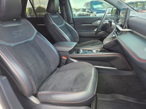 Certified 2025 Ford Explorer ST AWD/4WD image 10