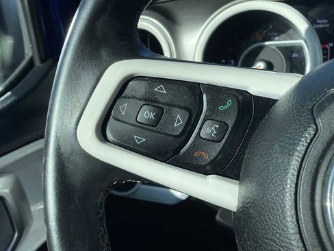 Used 2018 Jeep Wrangler Unlimited Sahara image 26