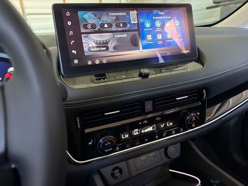 Used 2025 Nissan Rogue SL w/ Tech Package FWD image 26