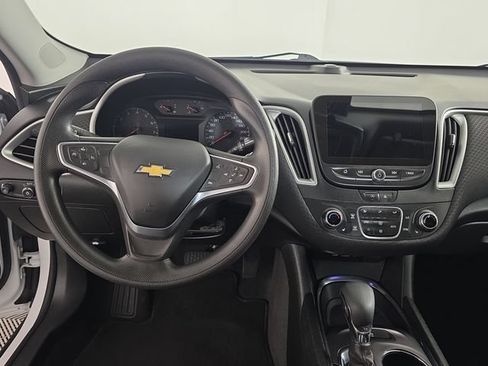 Used 2022 Chevrolet Malibu LT FWD image 11