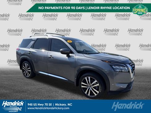 Used 2025 Nissan Pathfinder Platinum w/ Cargo Package FWD image 1