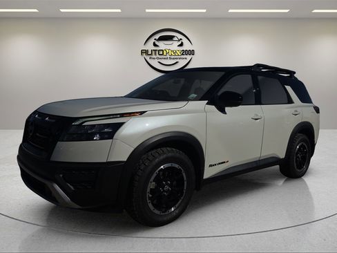 Used 2024 Nissan Pathfinder Rock Creek image 3