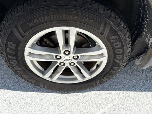 Used 2023 Ford Explorer XLT w/ Equipment Group 202A AWD/4WD image 8