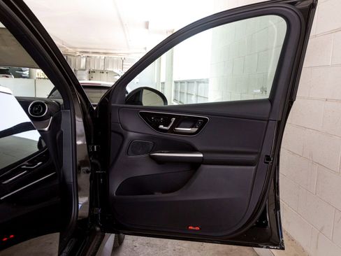 Used 2026 Mercedes-Benz GLC 300 image 26