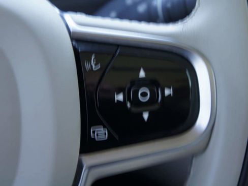 Certified 2023 Volvo XC90 B6 Plus w/ Protection Package Premier image 16