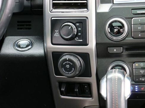 Used 2018 Ford F150 Platinum w/ Equipment Group 701A Luxury image 36