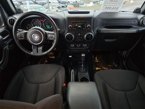 Used 2013 Jeep Wrangler Unlimited Sport image 17