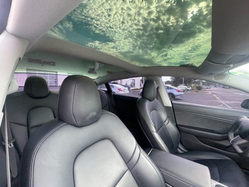 Used 2018 Tesla Model 3 Long Range RWD image 3