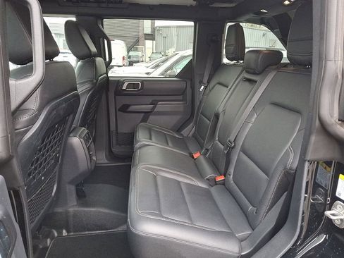Certified 2025 Ford Bronco Badlands AWD/4WD image 10