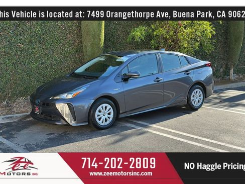 Used 2020 Toyota Prius LE FWD image 12