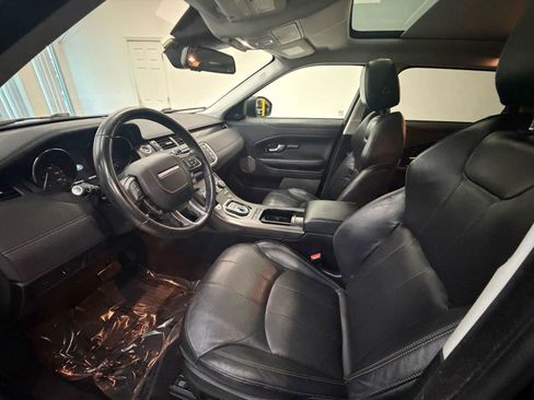 Used 2018 Land Rover Range Rover Evoque SE Premium image 14