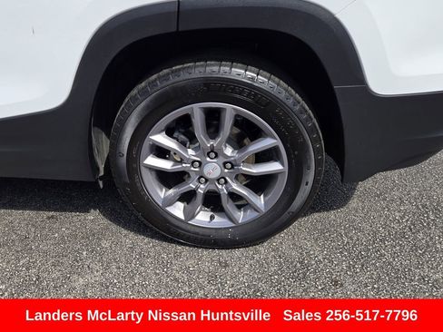 Used 2024 GMC Terrain SLT image 12