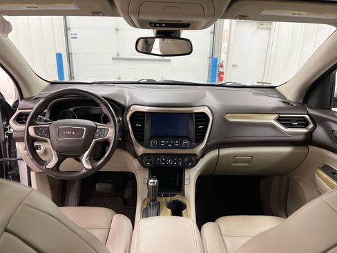Used 2019 GMC Acadia Denali w/ Technology Package FWD image 10